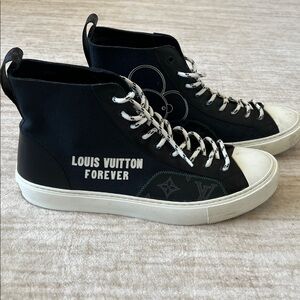 Louis Vuitton mens High-Top canvas monogram Sneakers US size 10 ( LV9) used